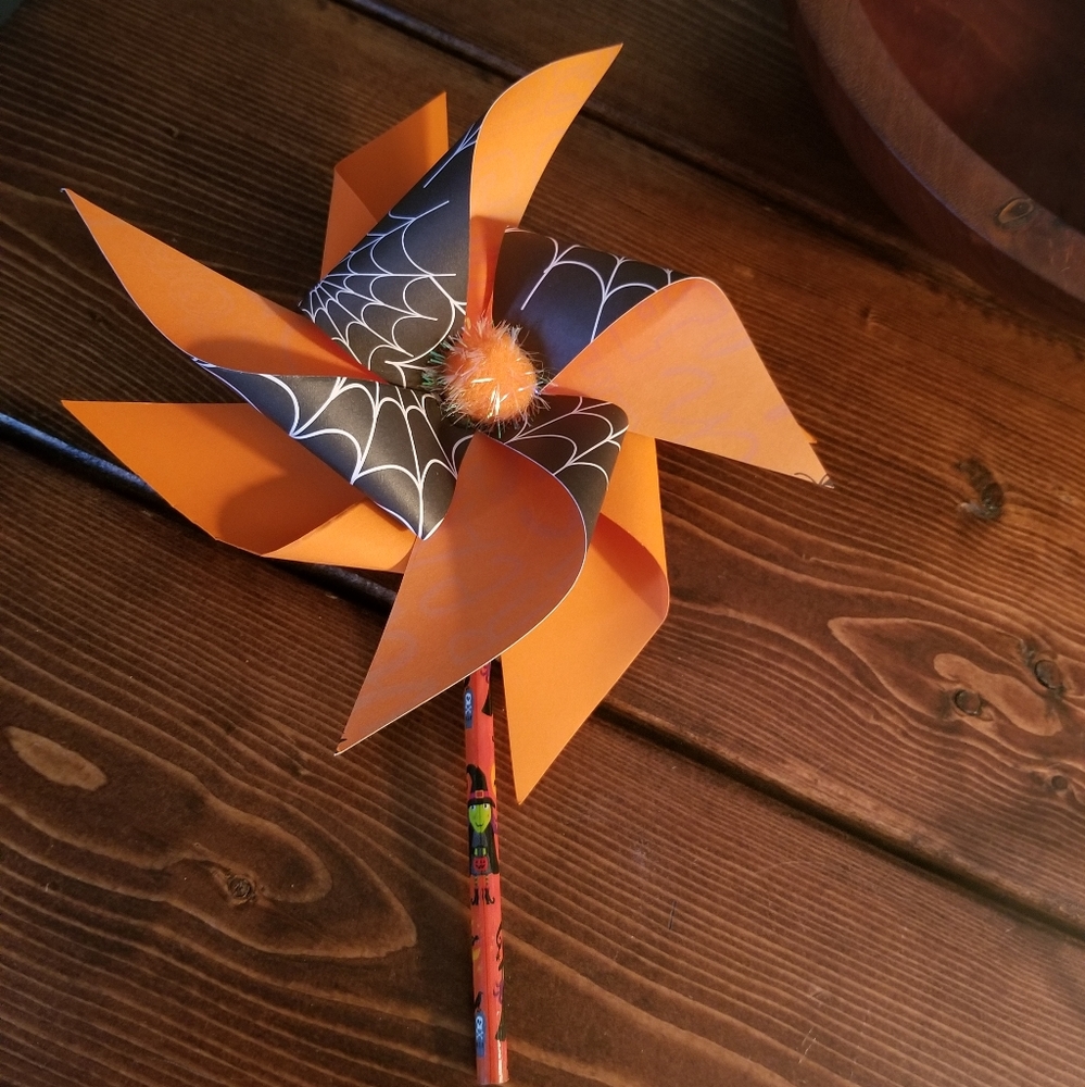 🍂🎃 Handmade Pinwheel on a Halloween Pencil.